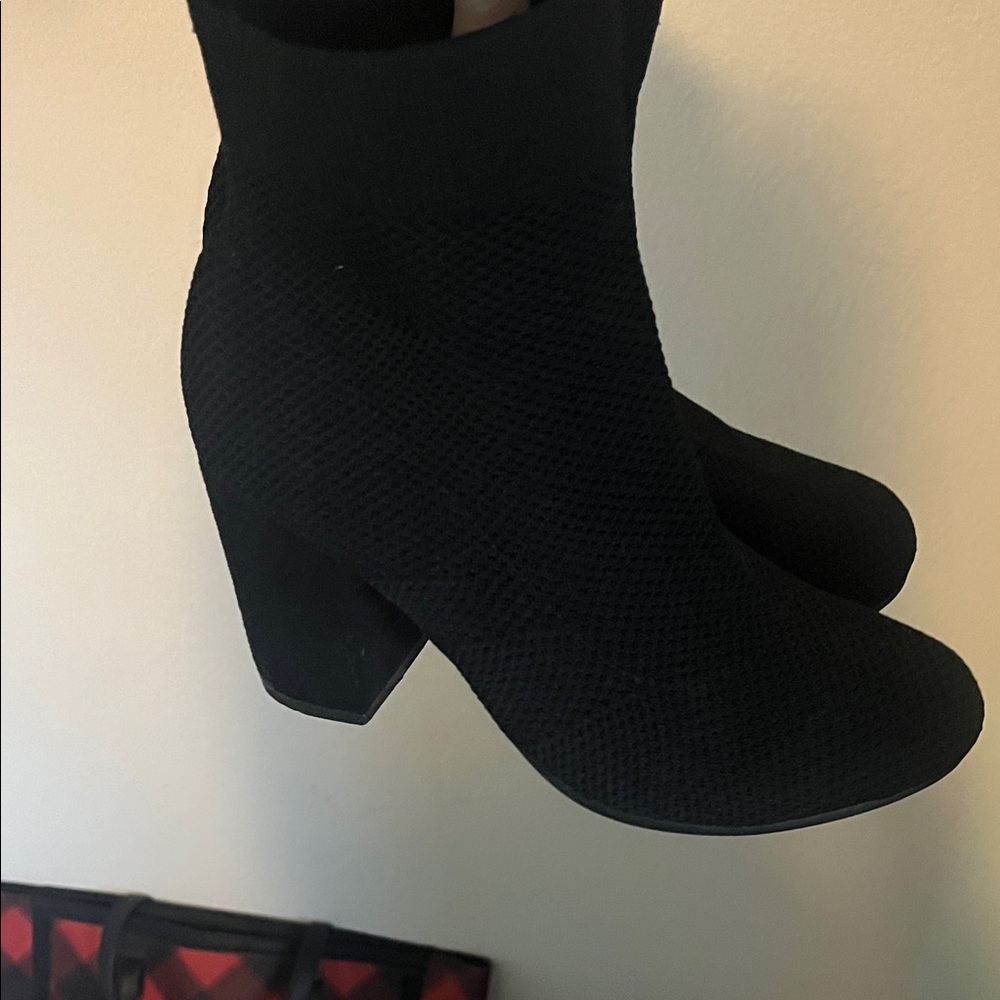 Elegant Black Ankle Boots
